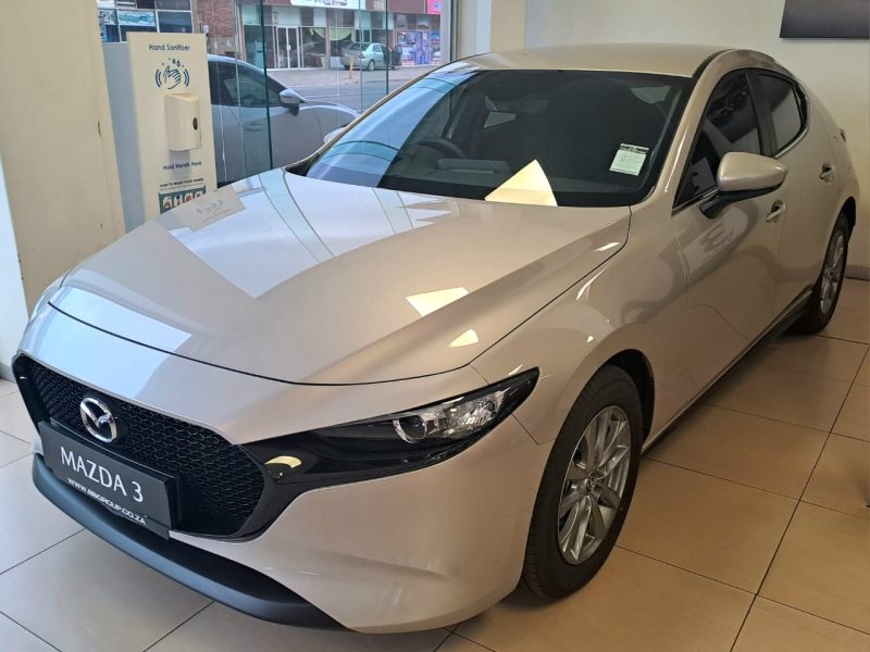 MAZDA 3